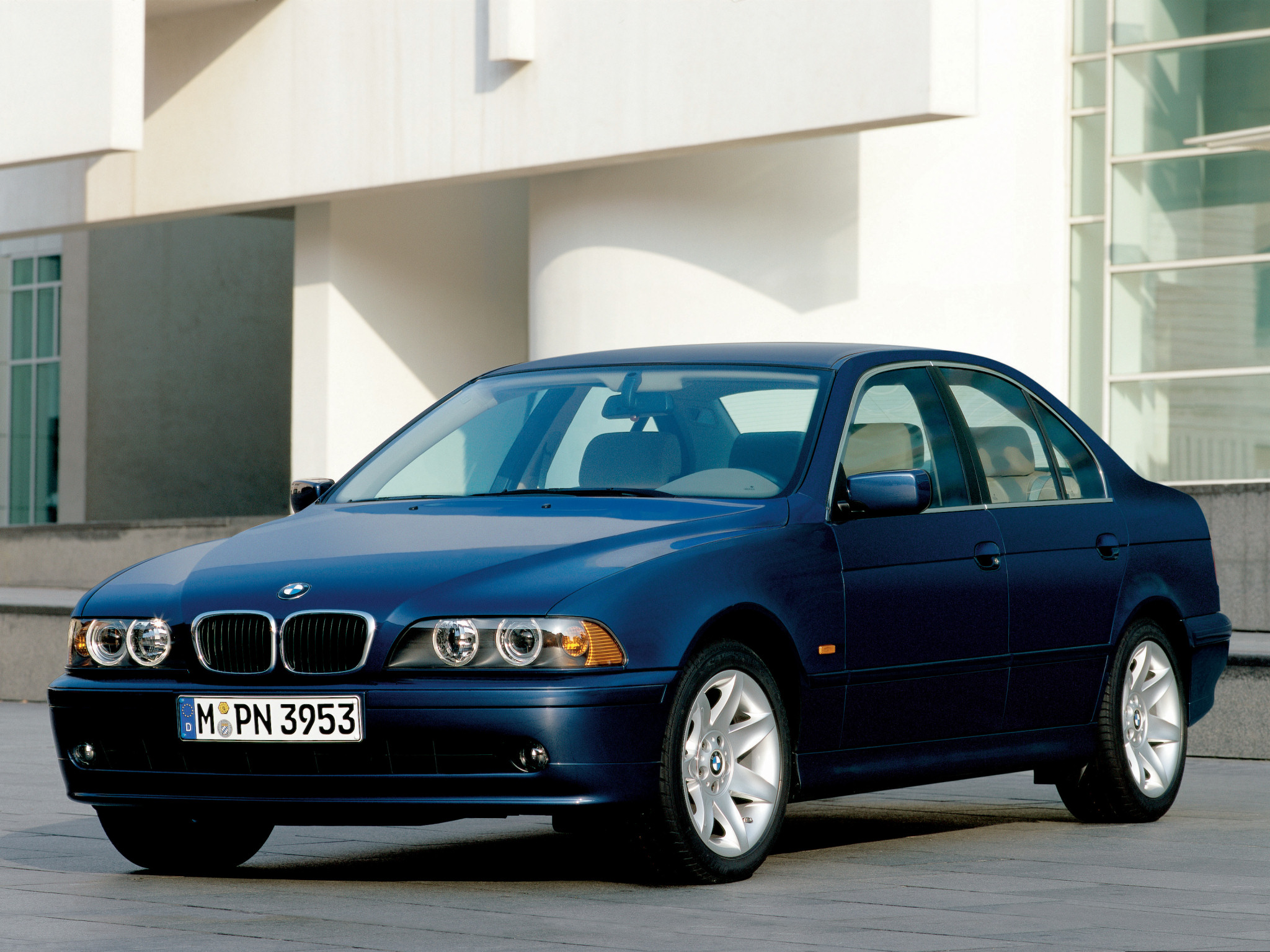Car in pictures – car photo gallery » BMW 5-Series 525i Sedan E39 2000