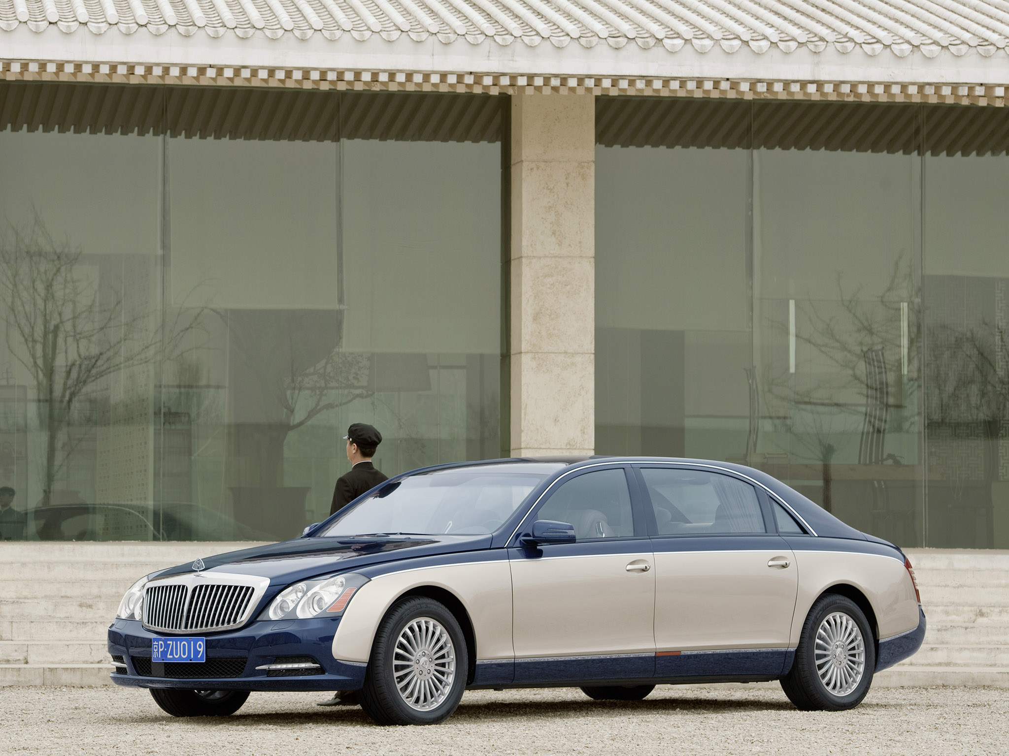 Машина Maybach 62s Landaulet