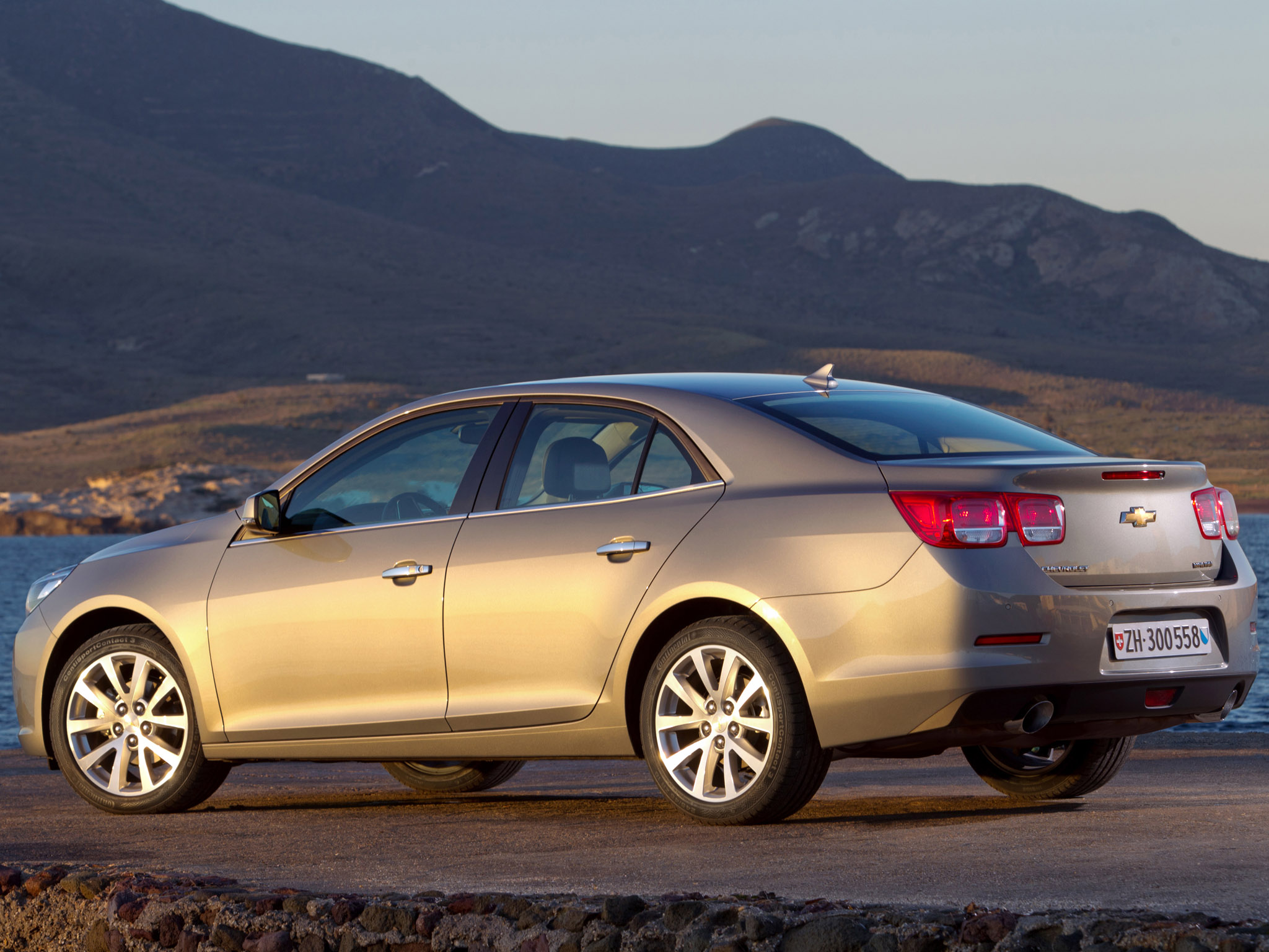 Car in pictures – car photo gallery » Chevrolet Malibu 2012 Photo 02