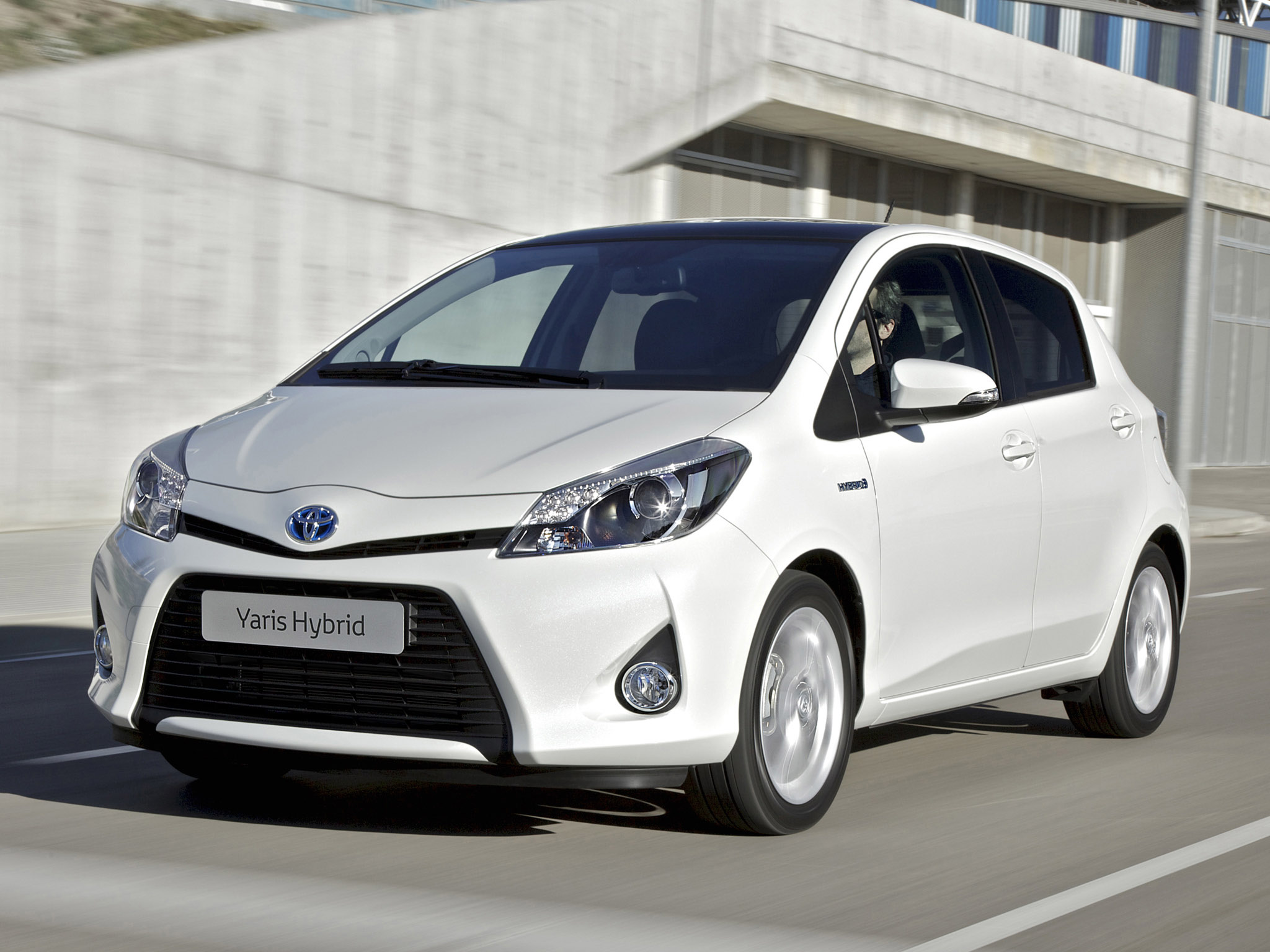 Car In Pictures – Car Photo Gallery » Toyota Yaris Hybrid 2012 Photo 10